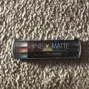LA colors shine vs matte eyeshadow palette